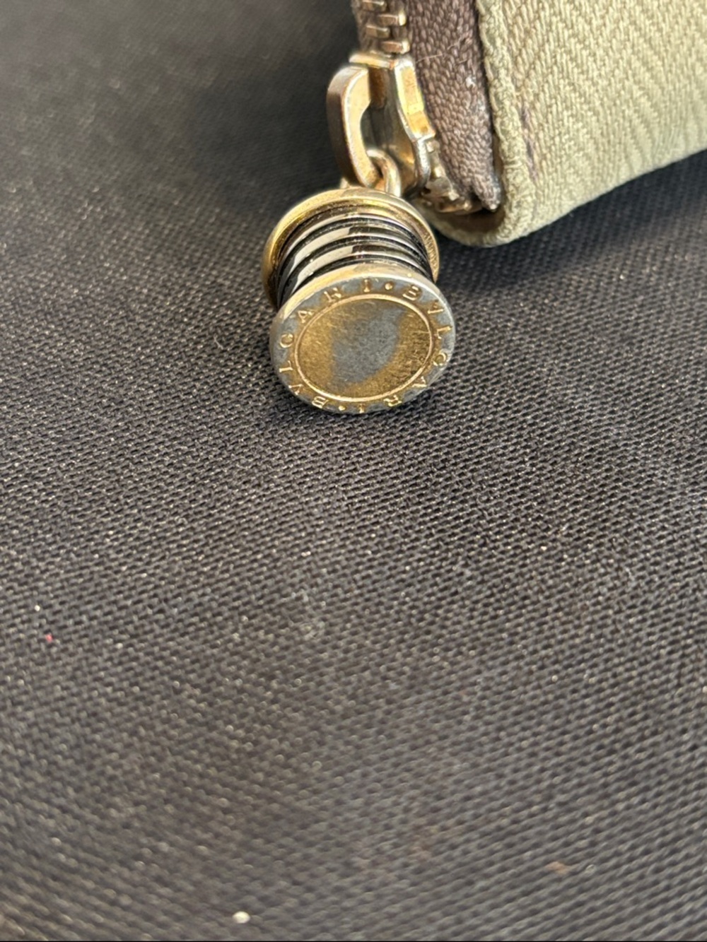 Elegant Two-Tone Brown Zip Wallet - Picture 2 of 7